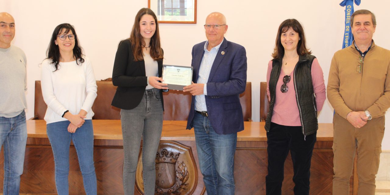 Reconocimiento del Ayuntamiento de Dénia a Claudia Lledó por el título mundial juvenil de Doma Clásica 