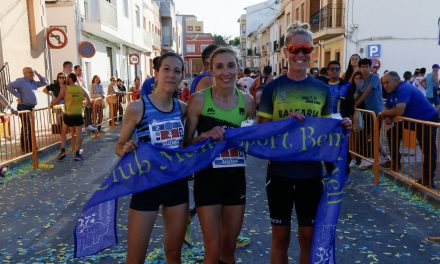 María Isabel Ferrer y Juanan Fernández ganan la Volta a Peu a Benitatxell 