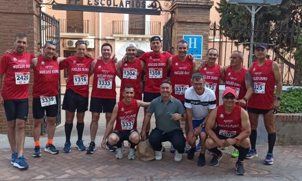 Doce atletas del Nucleo Duro de Dénia participan en la media maratón de Granada 