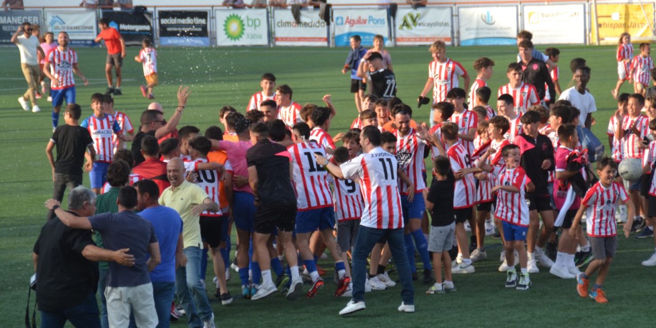 El Jávea gana al campeón y jugará en la liga autonómica la próxima temporada 