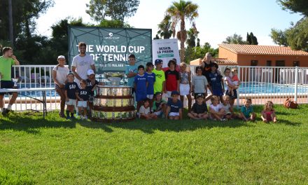 Pablo Andújar y la ensaladera de la Copa Davis en Dénia por el Orysol 