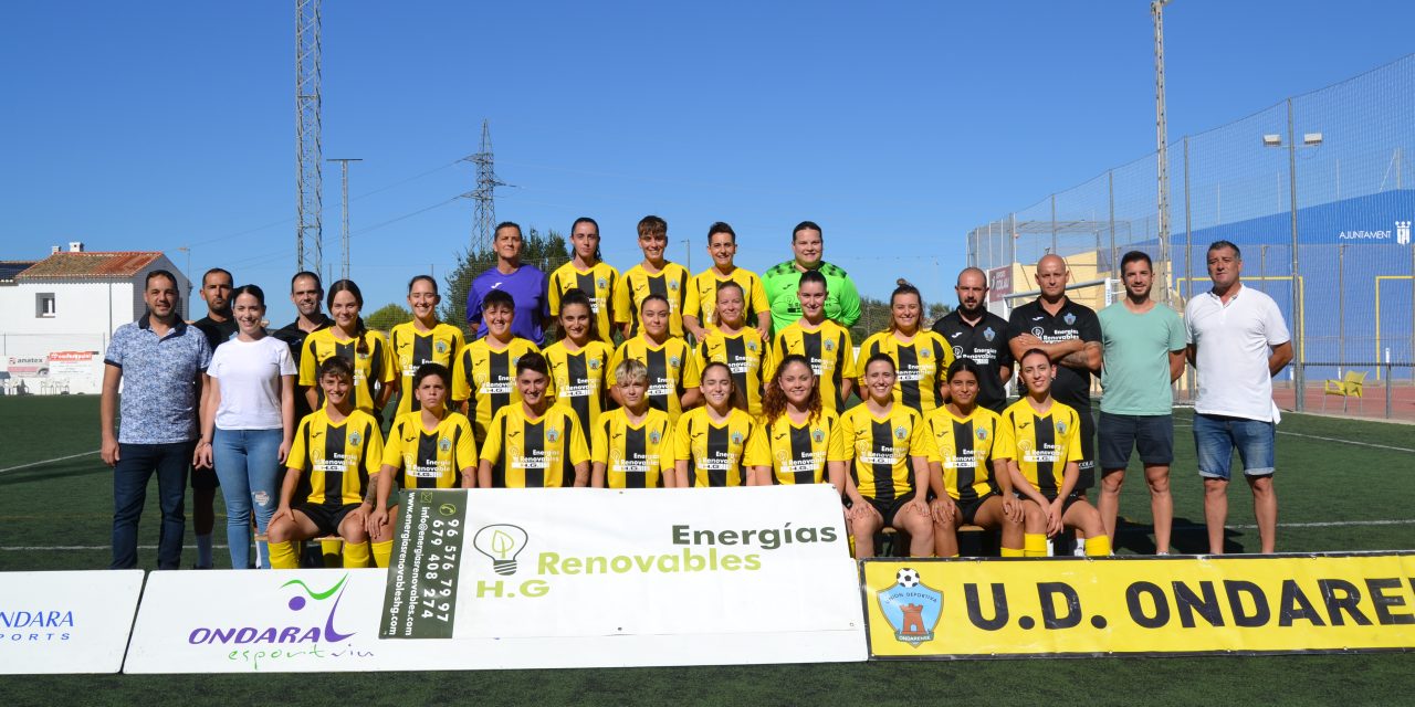 La UD Ondarense presenta al primer equipo femenino de su historia formado por jugadoras de la comarca 