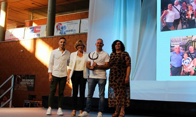  Antonio Sart recibe el Maurice Cheutin en una Gala de l’Esport de Xàbia que premia a más de 200 deportistas 