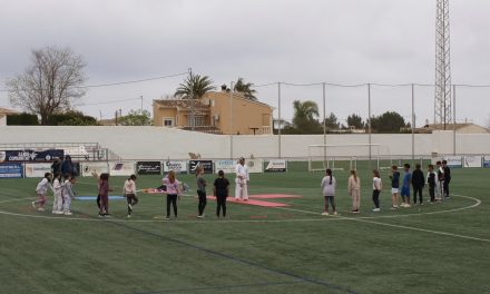 Quinientos niños y niñas de Xàbia conmemoran el Día Internacional del Deporte 