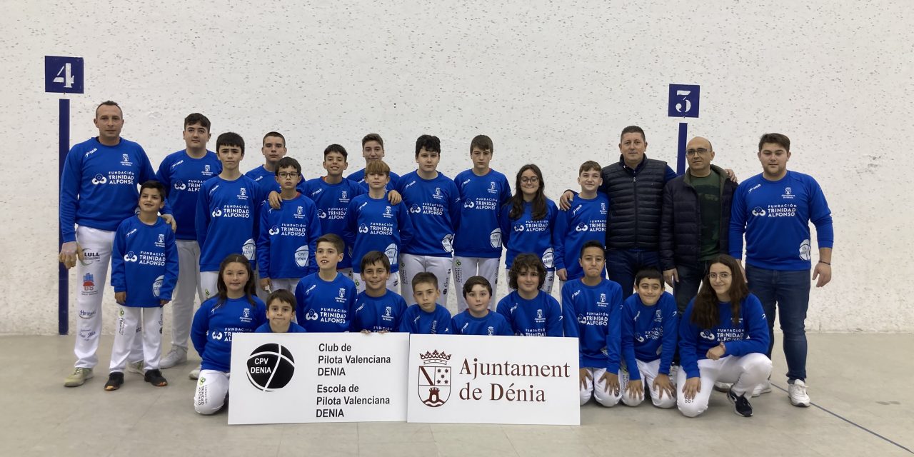 El CPV Dénia presenta a los jugadores y jugadoras de la Escuela Deportiva Municipal 