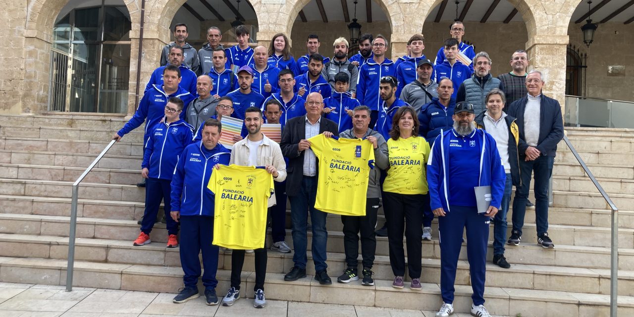 Els dos equips inclusius del FB Dénia Baleària reben el reconeixement de l’Ajuntament