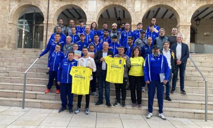 Els dos equips inclusius del FB Dénia Baleària reben el reconeixement de l’Ajuntament