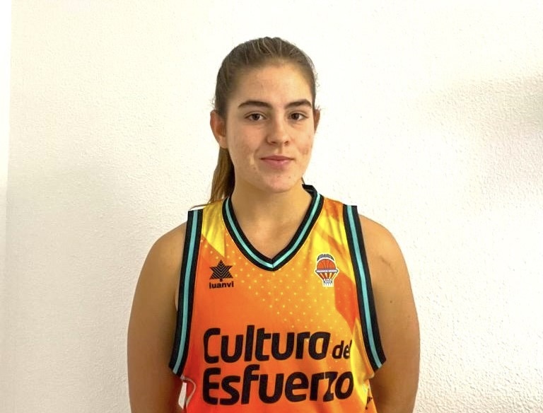 La deniera Martina Gil disputarà amb el València Basket la fase final autonòmica a Pego